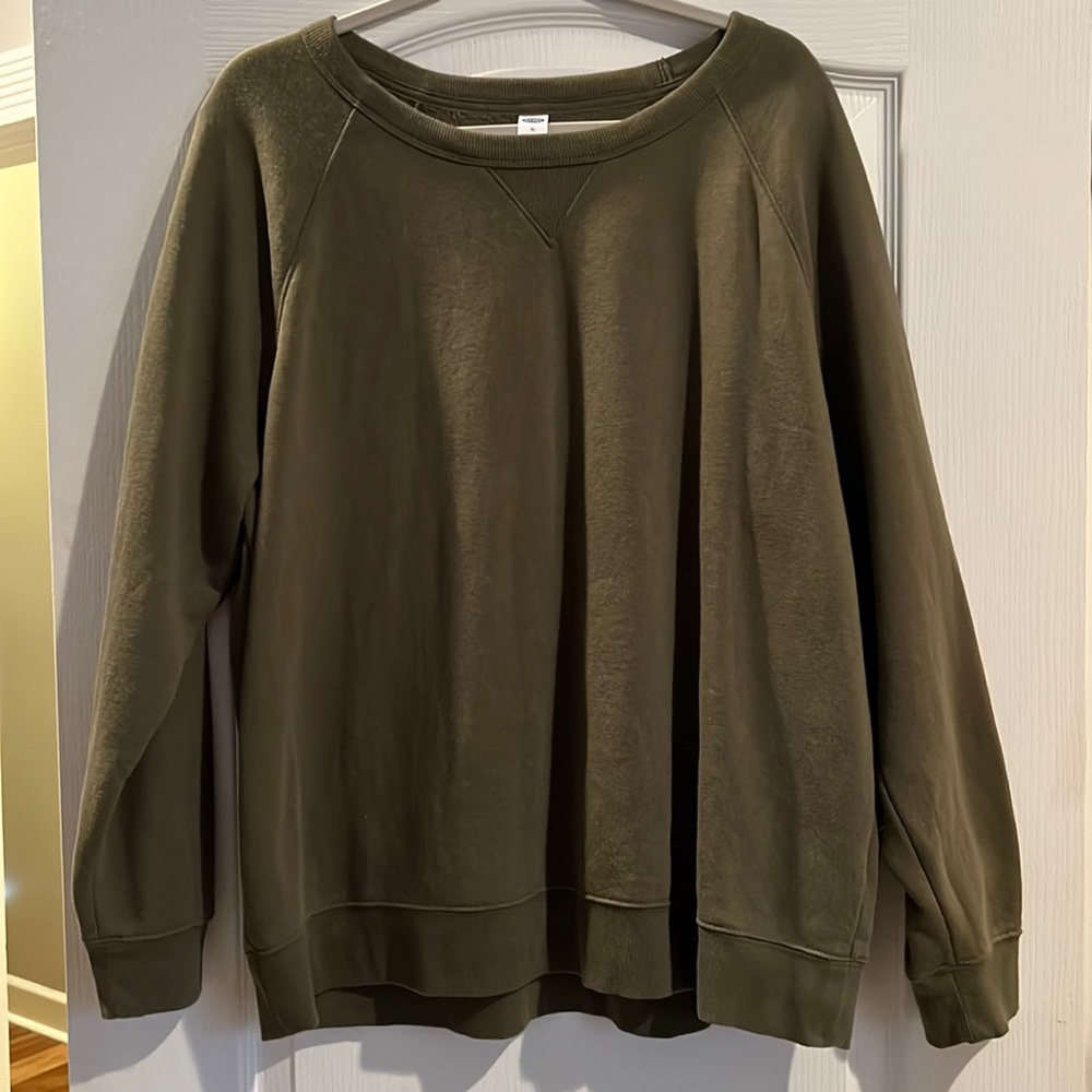 Old Navy dark green crew neck sweatshirt